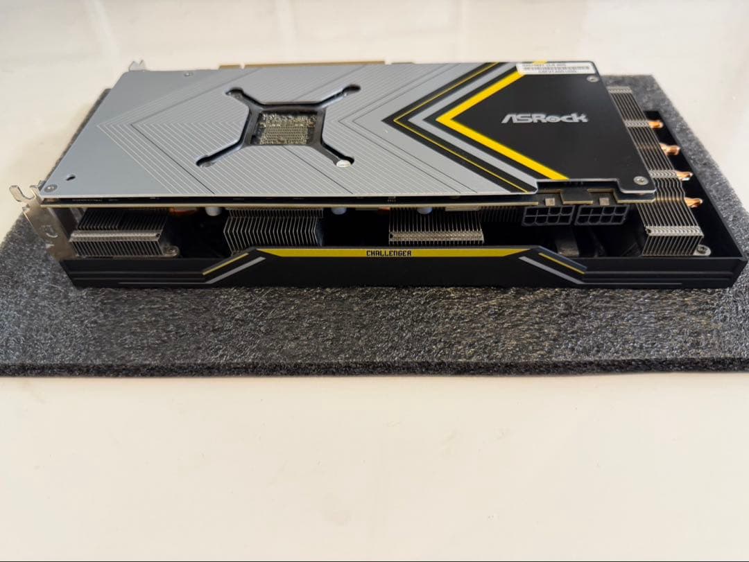 ASRock RX 5700 XT グラフィックボード