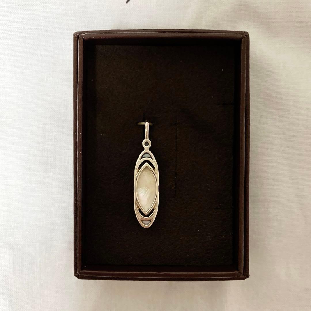 n*e様 美品 agete シルバーシェルチャーム