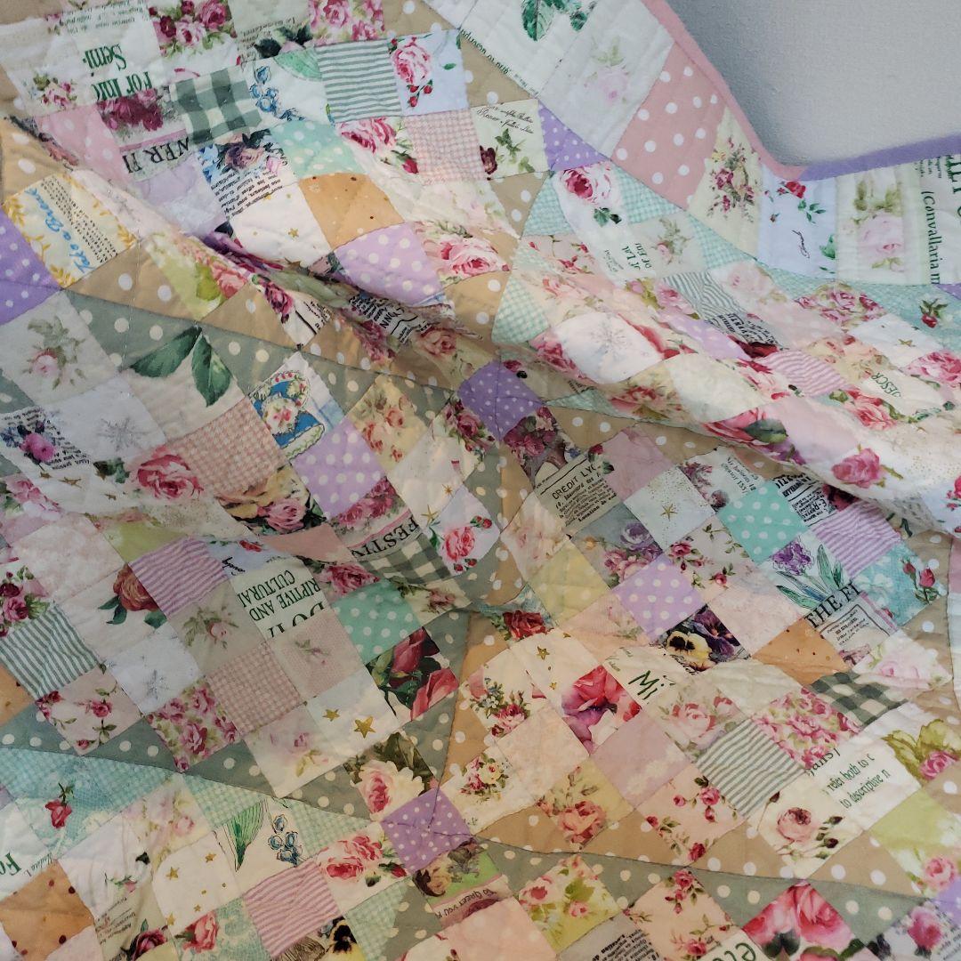 ❣️パッチワークキルト❣️リバーシブル　バラ　水玉　チェック