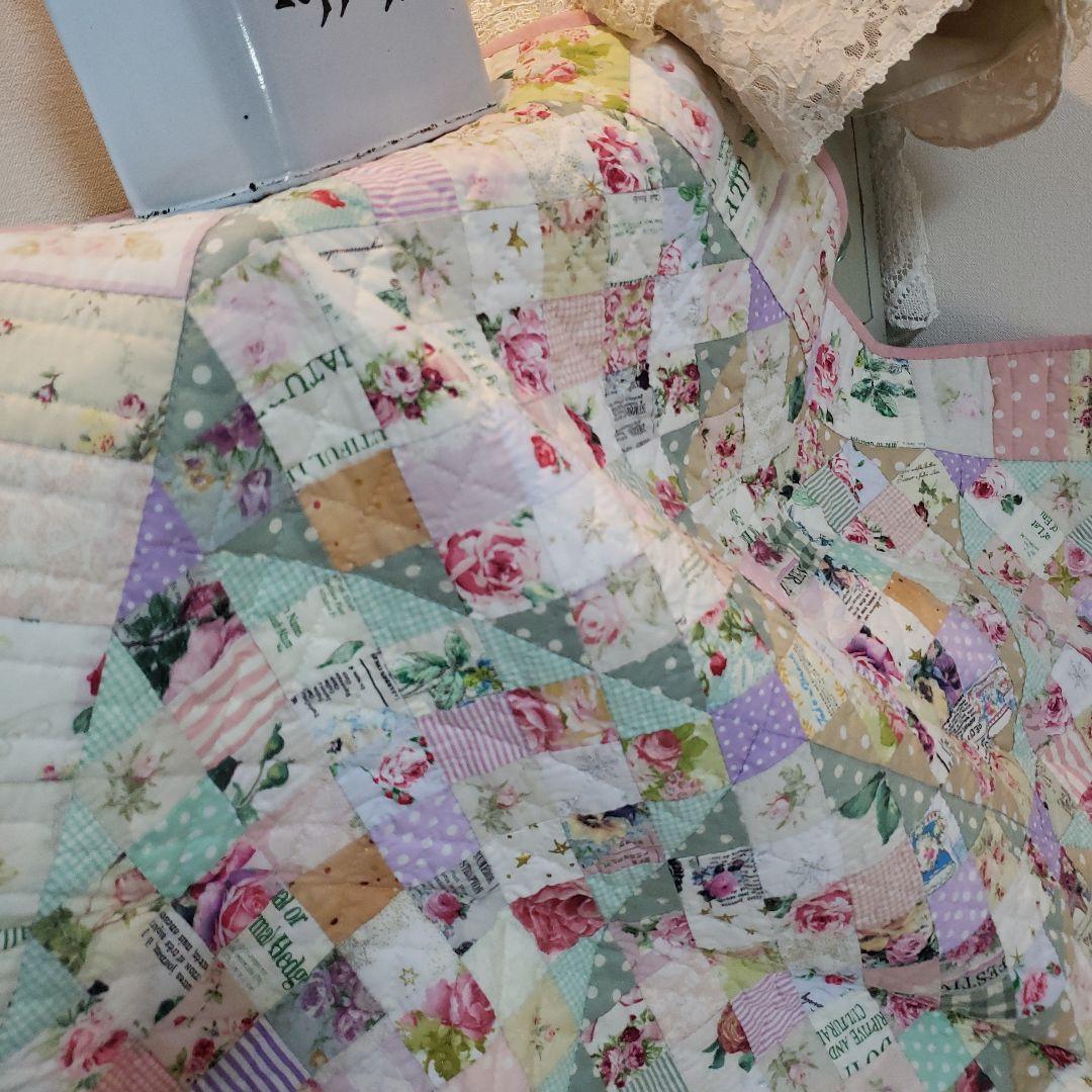 ❣️パッチワークキルト❣️リバーシブル　バラ　水玉　チェック