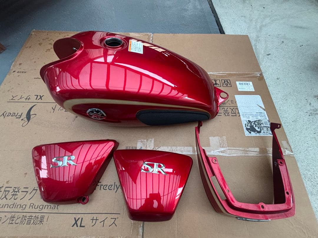 Yamaha SR400 fi タンクとパーツセット レッド