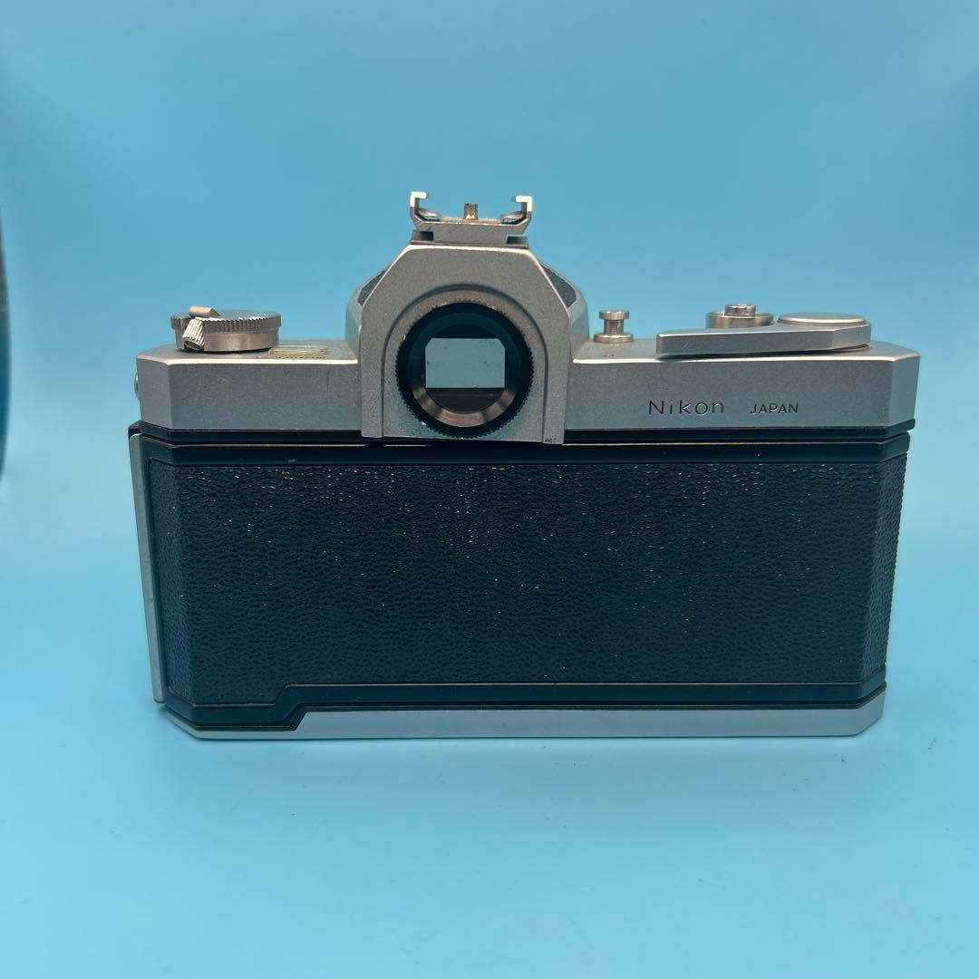 Nikon EM ZOOM Ai 35〜70 MACRO f / 3.3〜4.5