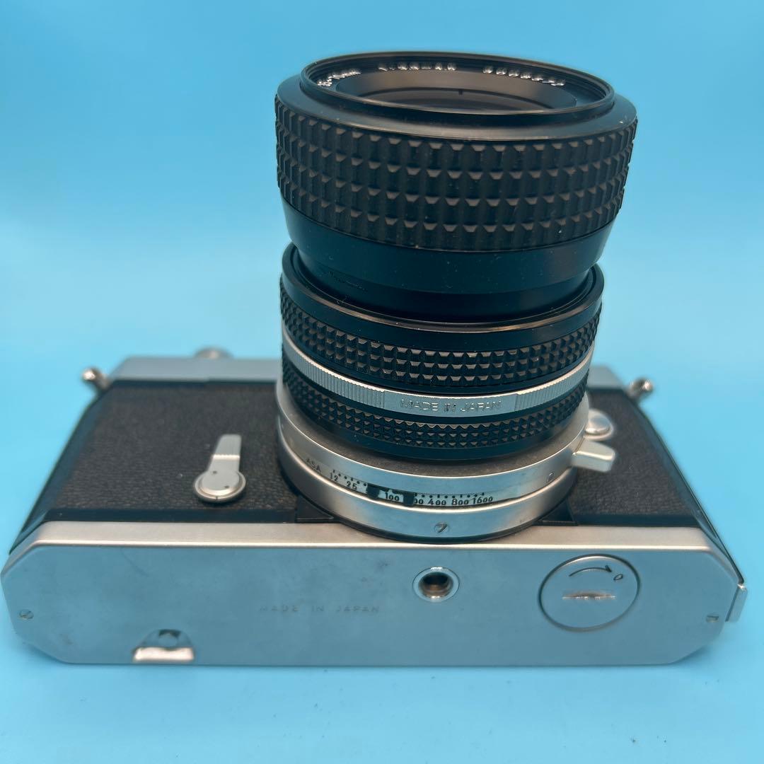 Nikon EM ZOOM Ai 35〜70 MACRO f / 3.3〜4.5