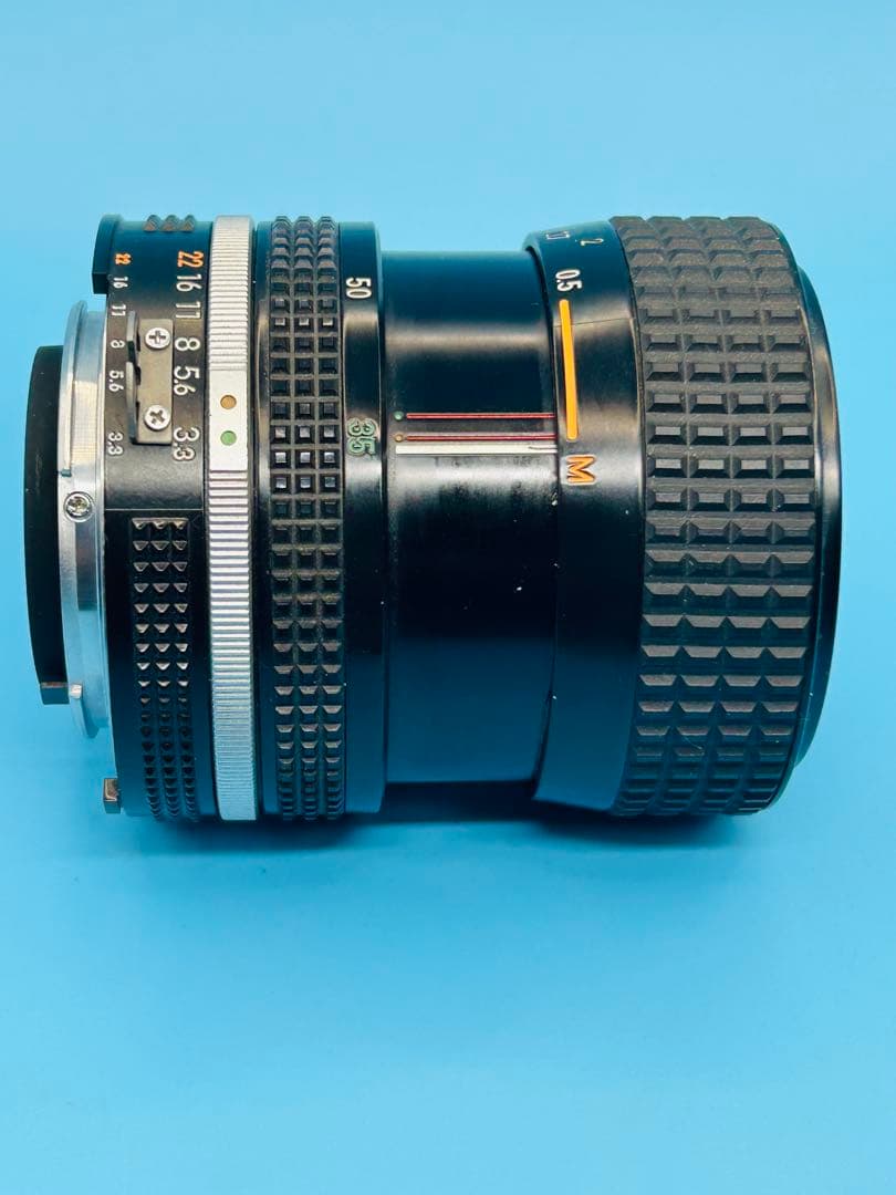 Nikon EM ZOOM Ai 35〜70 MACRO f / 3.3〜4.5
