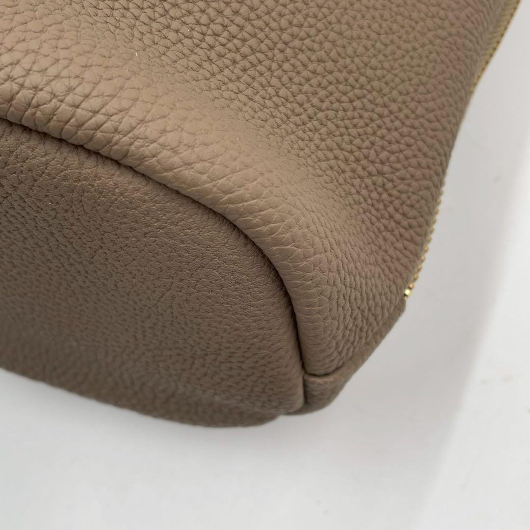 極美品　マヌー　keg pouchc ケッグポーチ　レザーバッグ　グレージュ