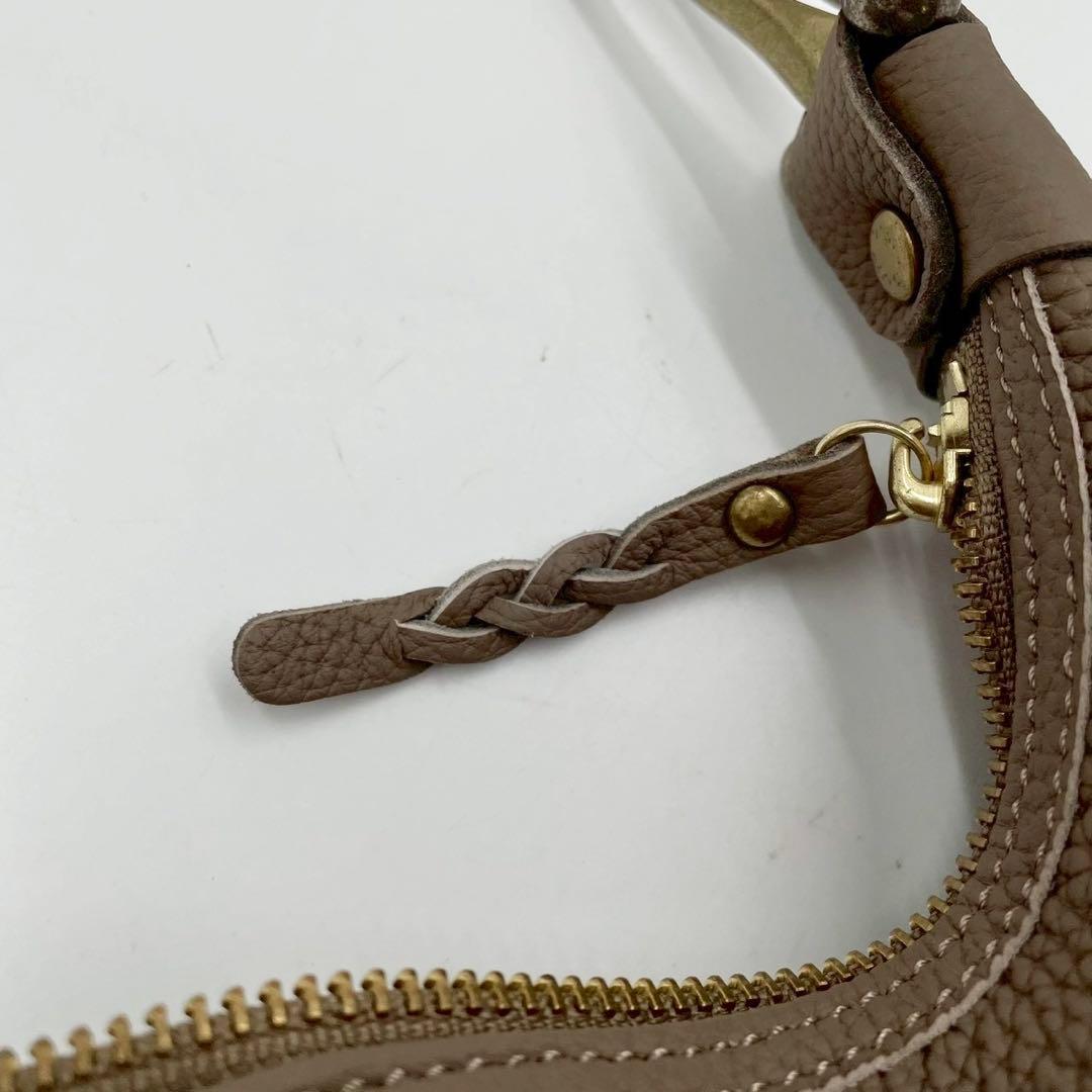 極美品　マヌー　keg pouchc ケッグポーチ　レザーバッグ　グレージュ