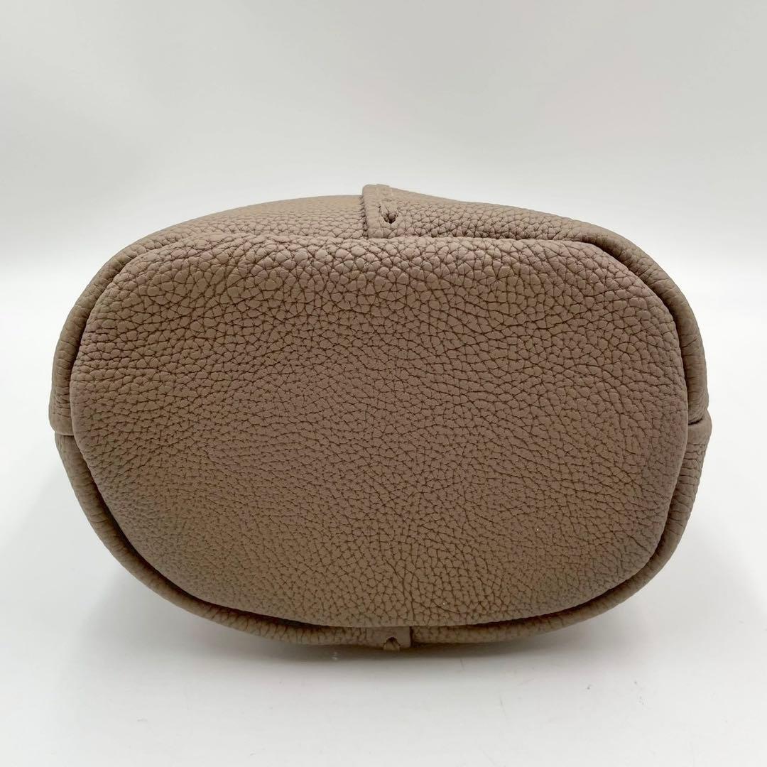 極美品　マヌー　keg pouchc ケッグポーチ　レザーバッグ　グレージュ