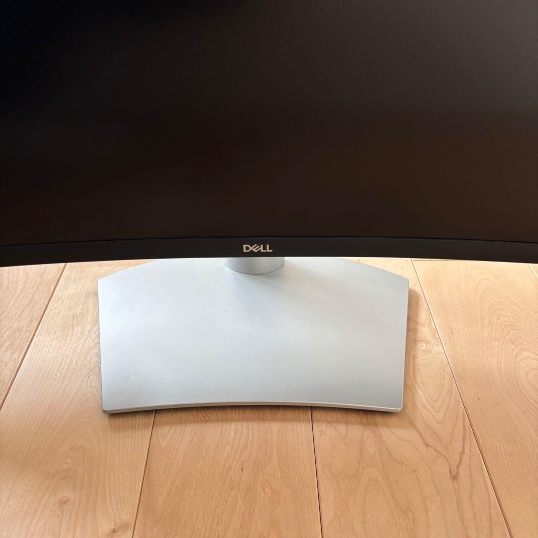 DELL 31.5インチ曲面4Kモニター S3221QS