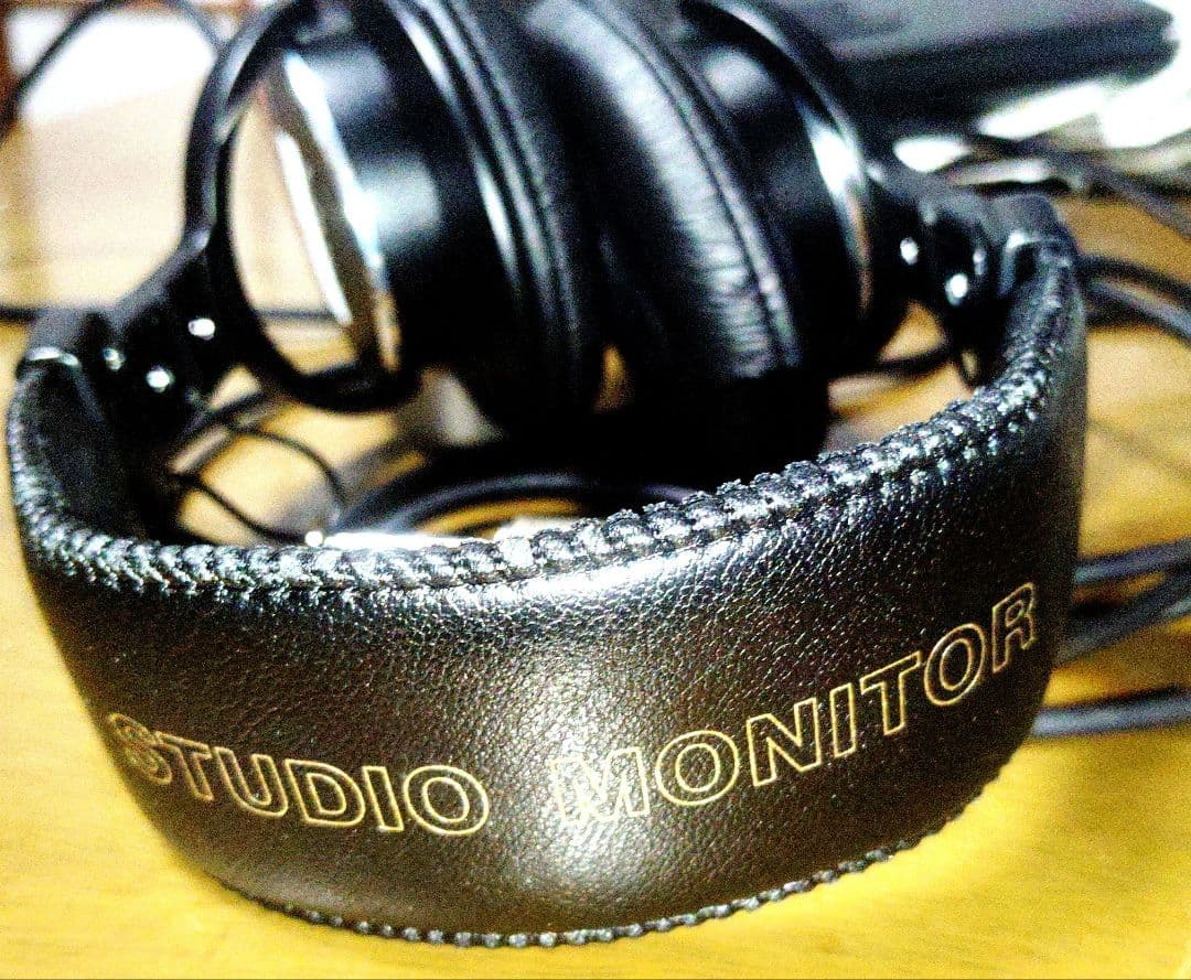 極美品　MDR-CD900STソニー本格派ヘッドホン