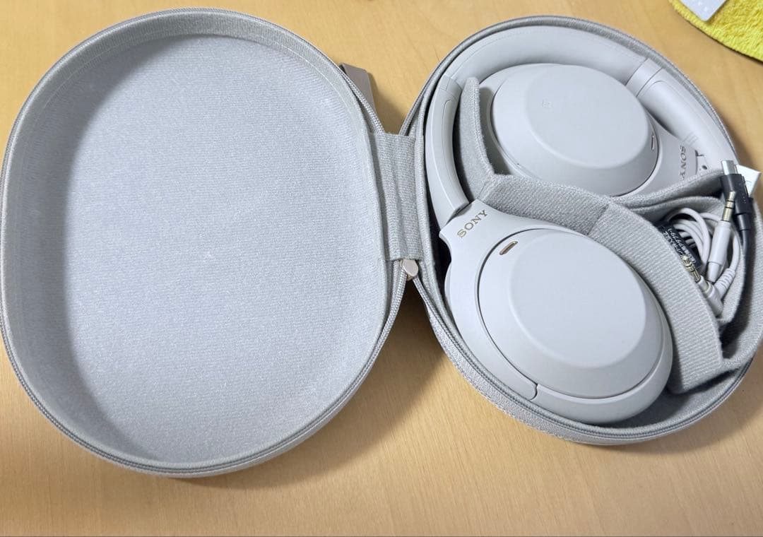 Sony WH-1000XM4 プラチナシルバー