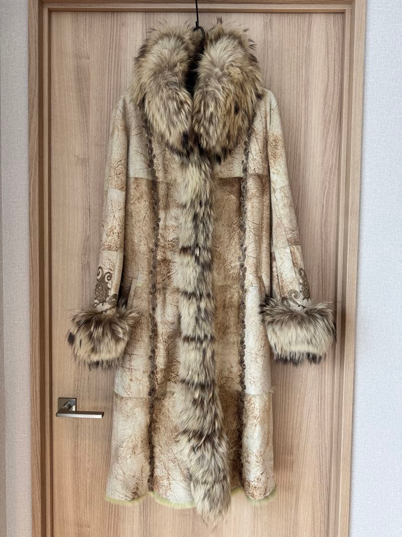 お値下げ✨ロイヤルチエ コート エレガント ベージュ