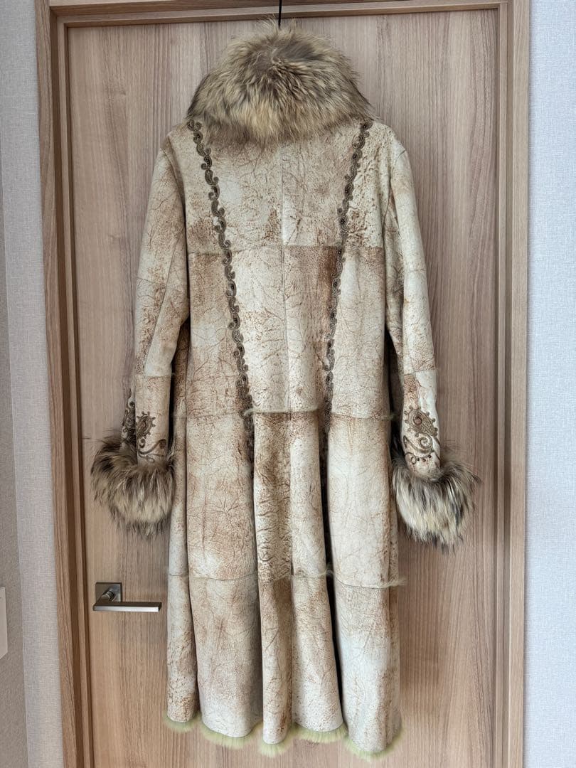 お値下げ✨ロイヤルチエ コート エレガント ベージュ