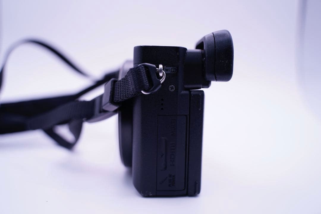 Sony α6400 ミラーレスカメラ E 18-135mm レンズ付き