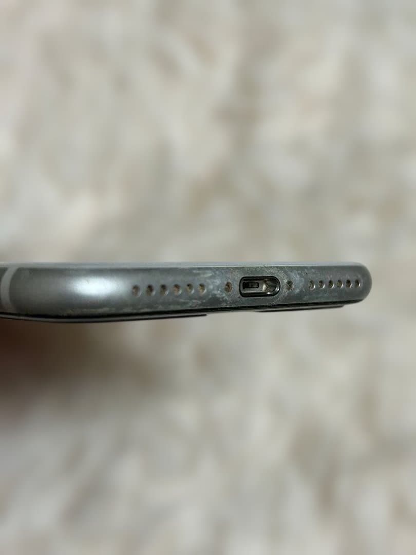 iPhone se2 ホワイト 最大容量78%