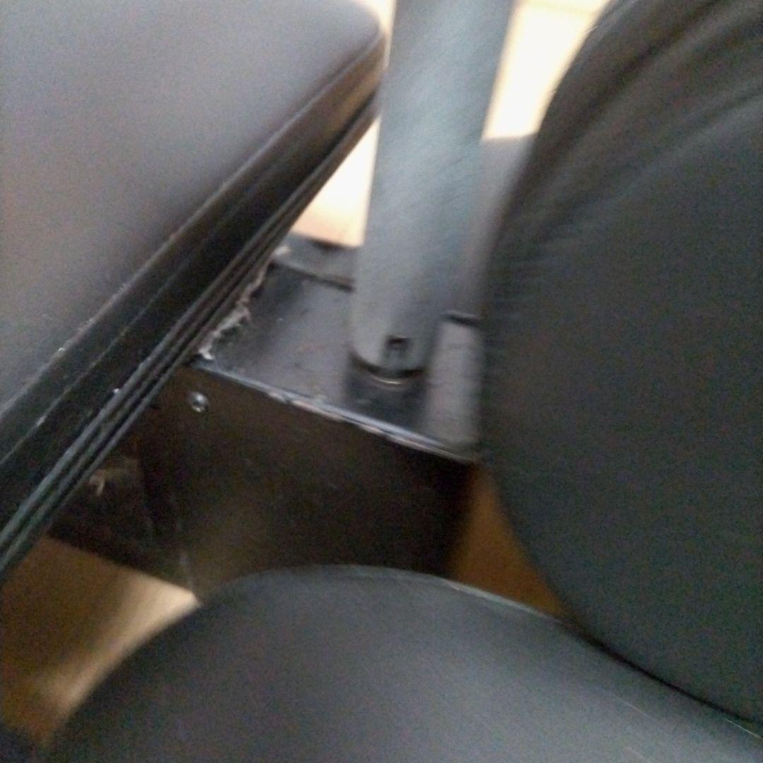 股割り機 レッグストレッチャー 開脚マシーン