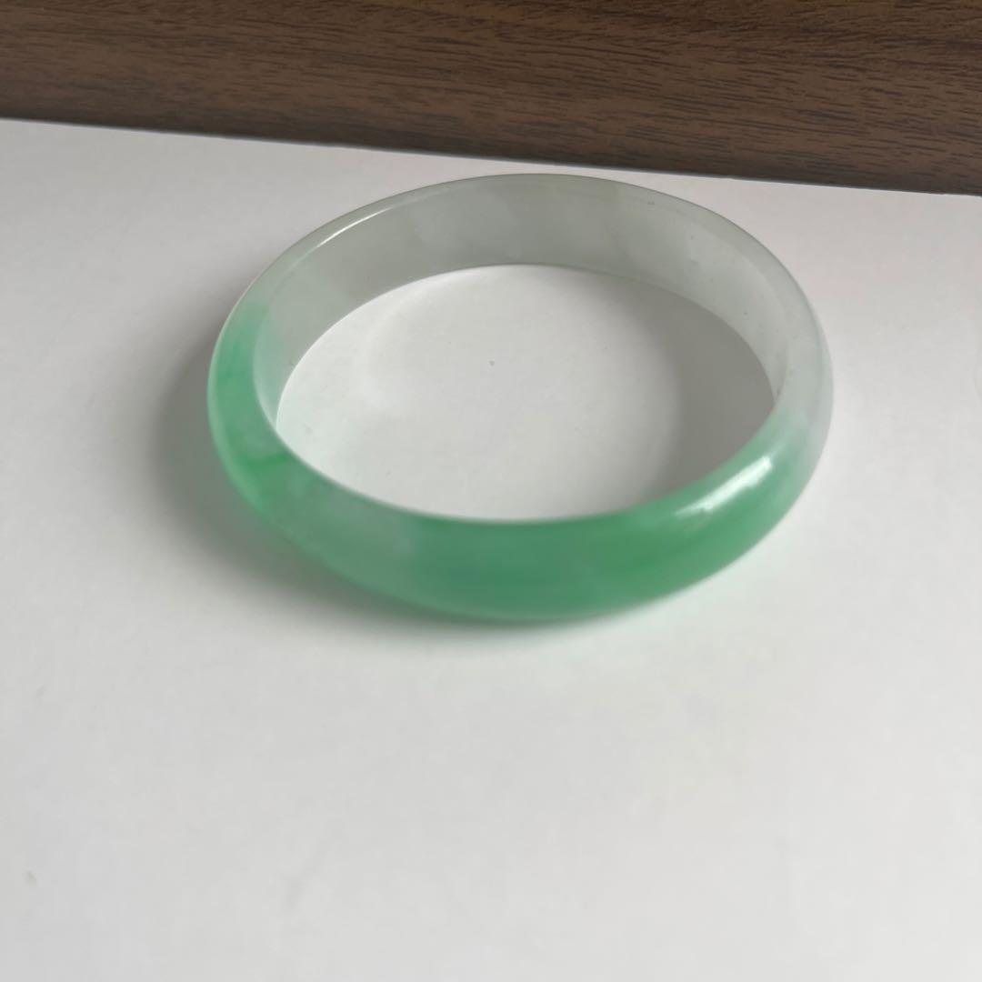 椭円型翡翠バングル