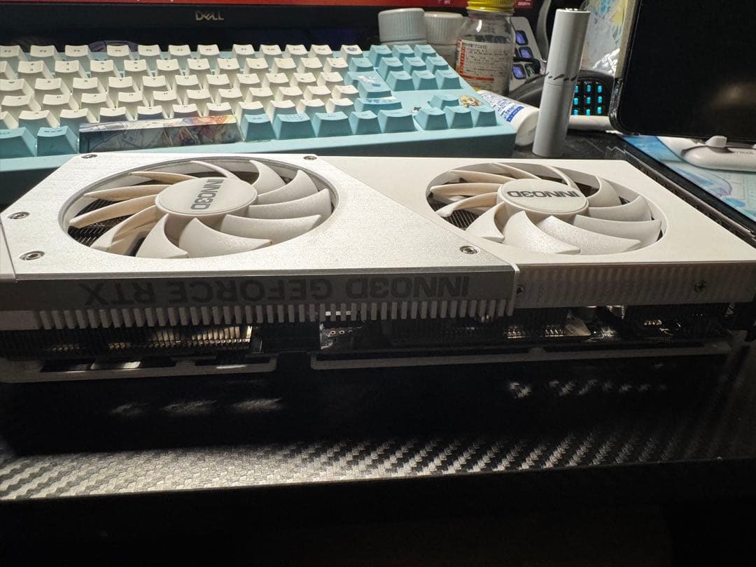 GeForce RTX4070 ホワイト