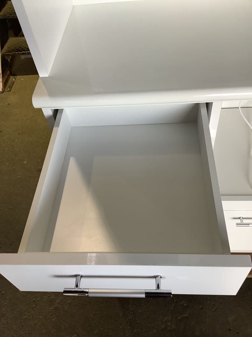 【状態良好】キッチンボード コンセント付き 食器棚 ローデスⅡ クラフトコガ