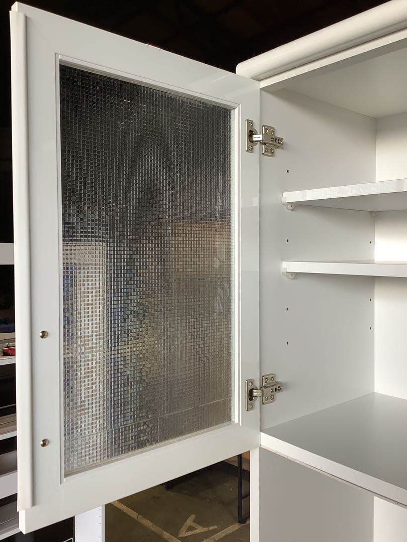 【状態良好】キッチンボード コンセント付き 食器棚 ローデスⅡ クラフトコガ