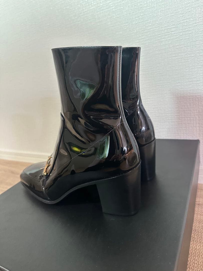 専用SAINT LAURENT PARIS 23SS ホースビットパテントブーツ