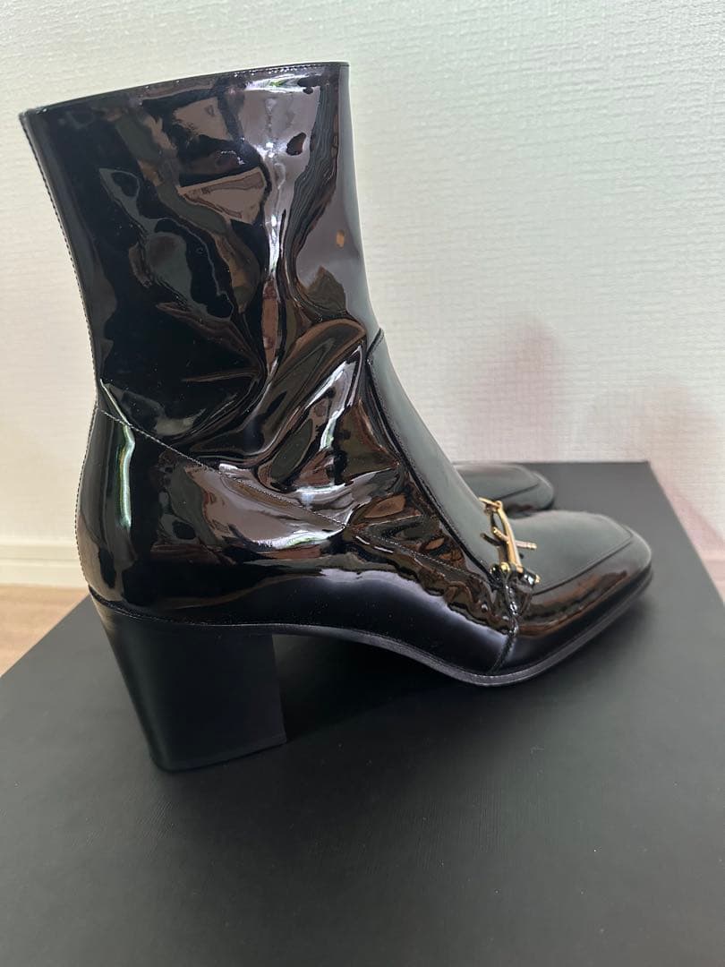 専用SAINT LAURENT PARIS 23SS ホースビットパテントブーツ