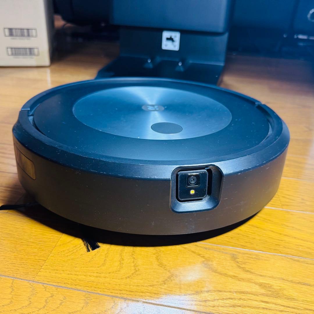 iRobot Roomba j7+ 本体　ルンバ　お掃除ロボット
