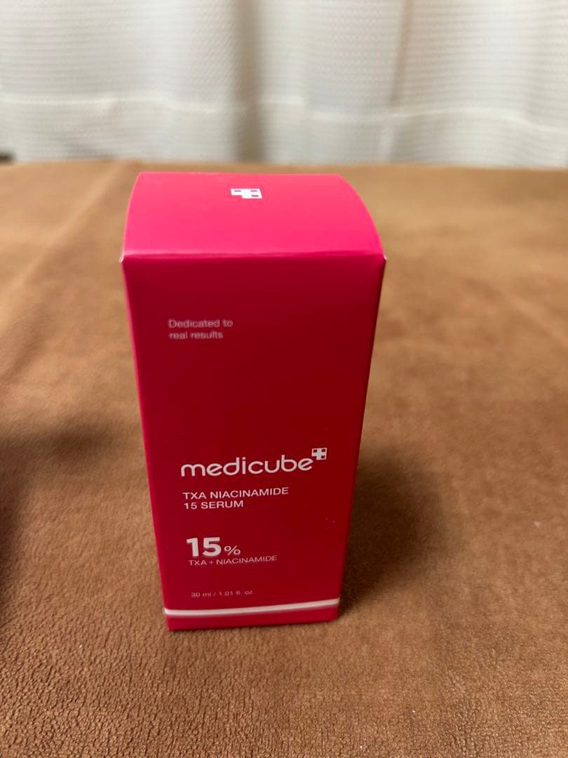 メディキューブ美顔器と美容液