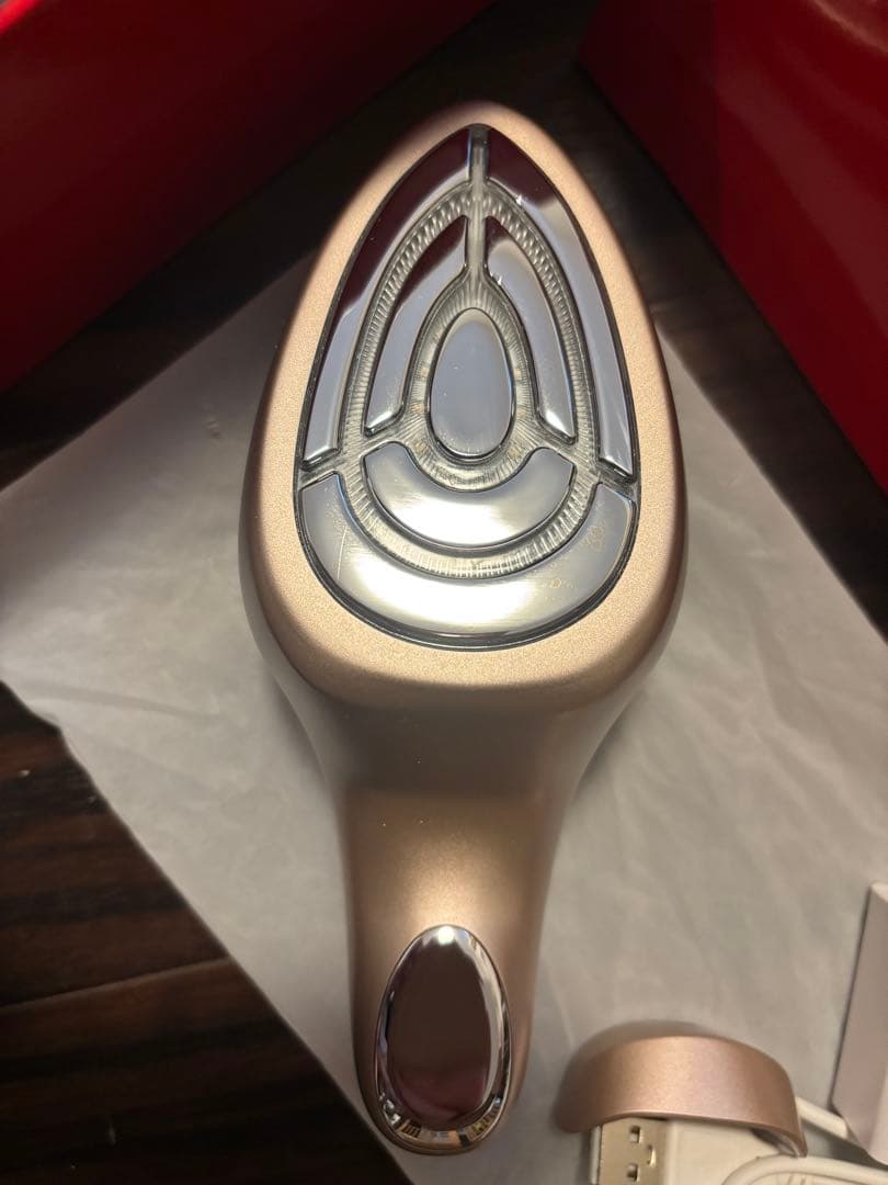 正規品 IKKOプロデュース MEラボンエクラ 美顔器