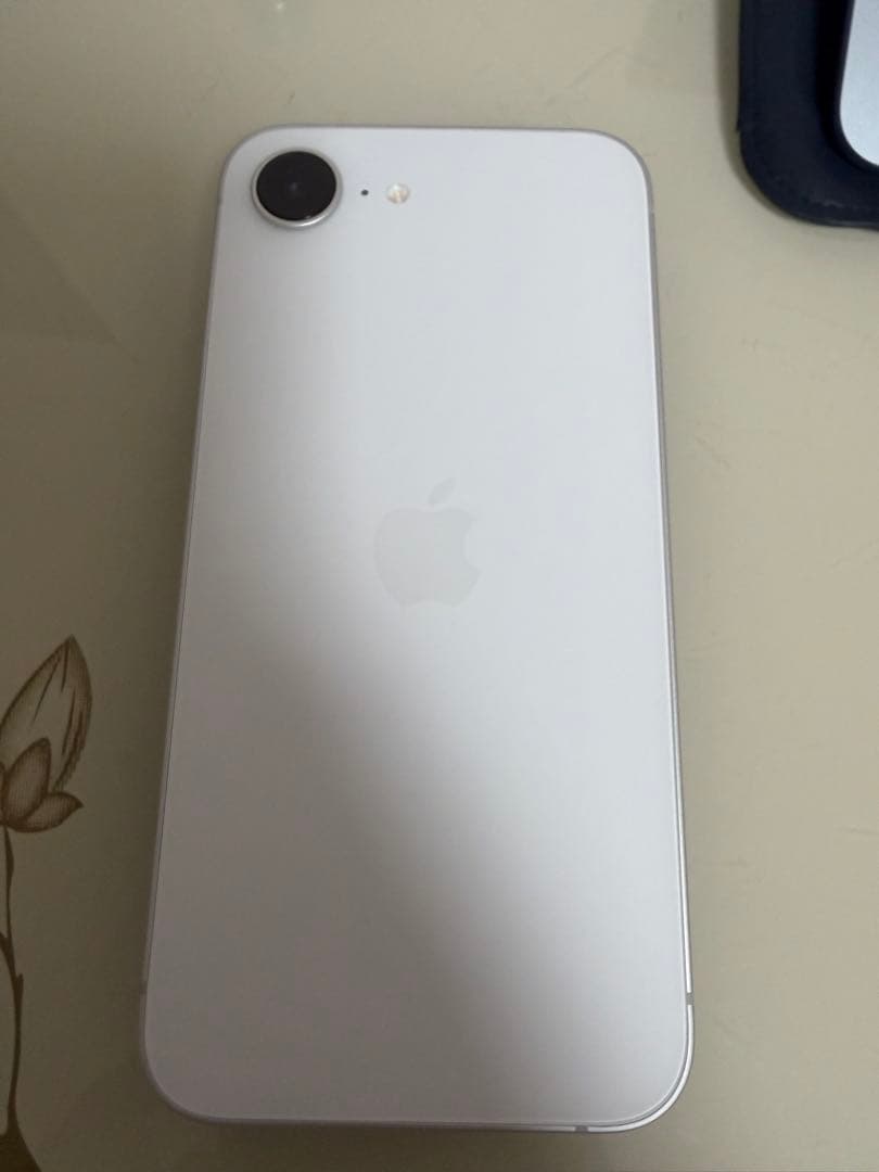 lonlon　iphoneb 16e 256gb