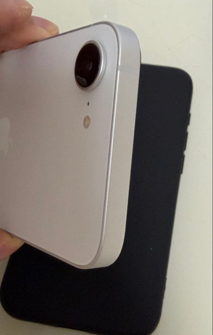 lonlon　iphoneb 16e 256gb