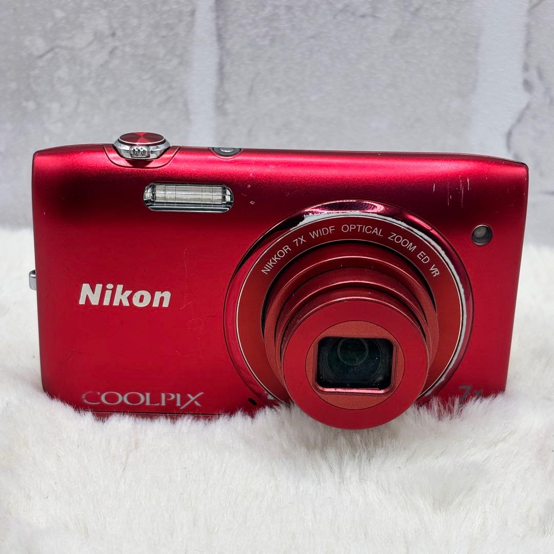 Nikon COOLPIX S3500 レッド 動作良好 充電器・バッテリー３個