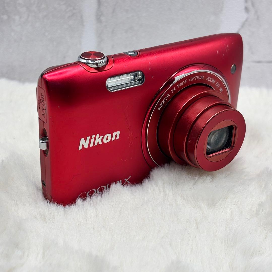 Nikon COOLPIX S3500 レッド 動作良好 充電器・バッテリー３個
