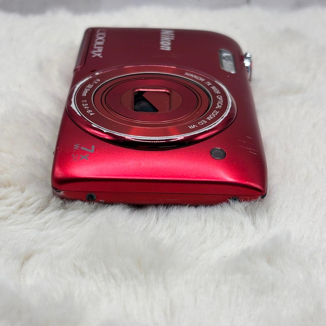 Nikon COOLPIX S3500 レッド 動作良好 充電器・バッテリー３個
