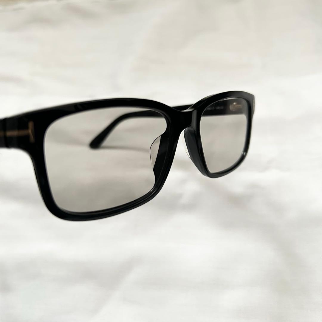 ■極美品■ トムフォード　TF5313-F-B 001 ブラック　サングラス