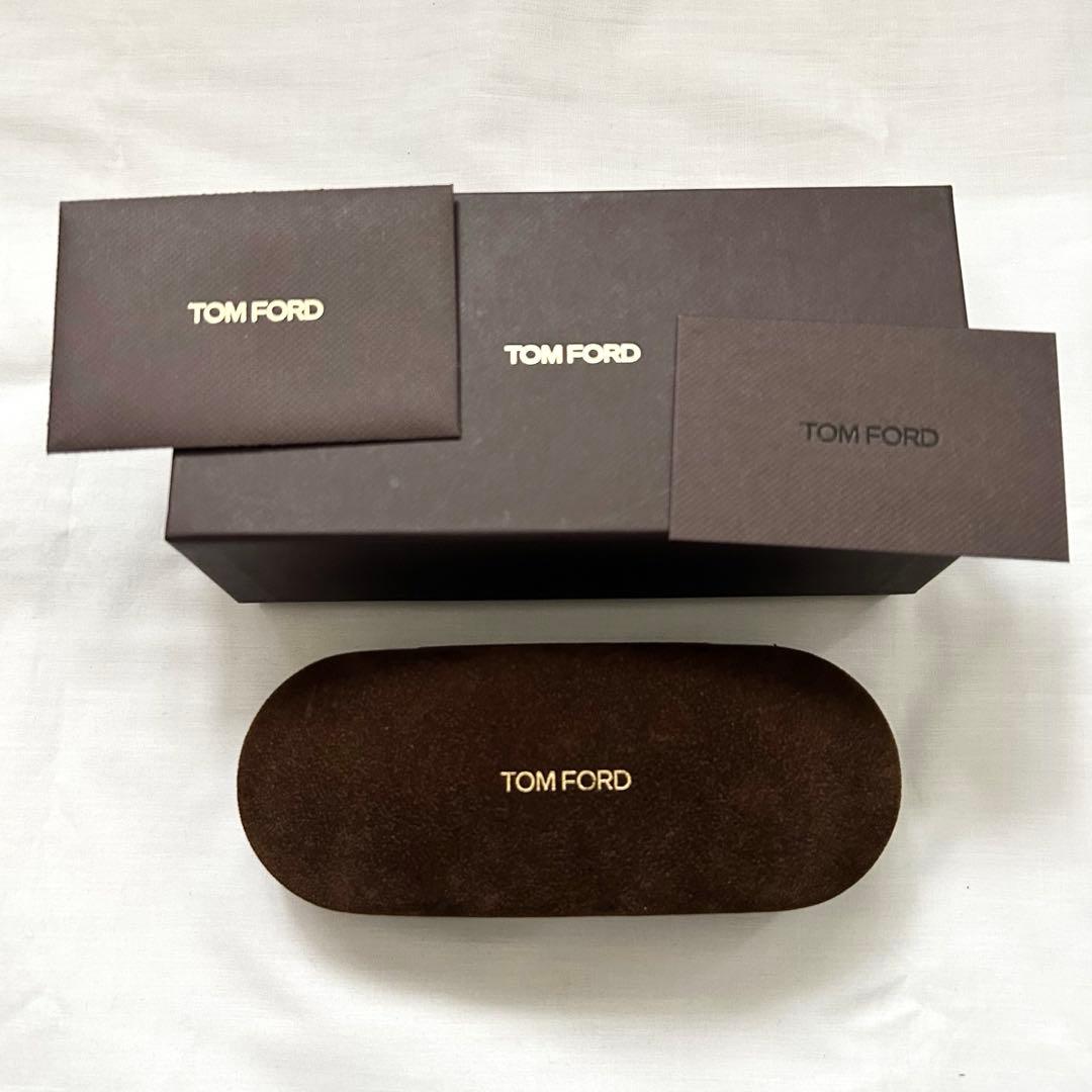 ■極美品■ トムフォード　TF5313-F-B 001 ブラック　サングラス