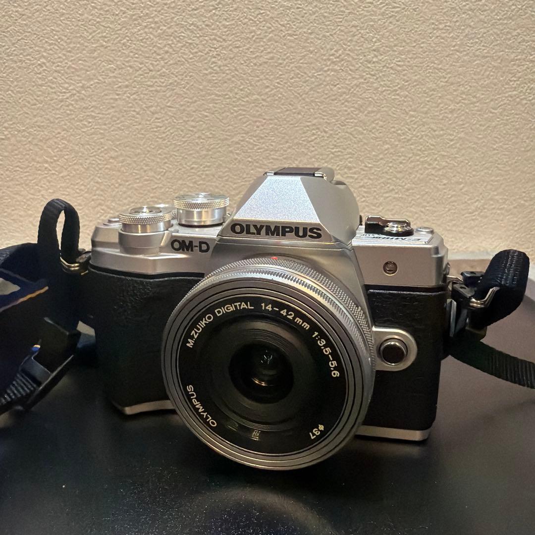 OLYMPUS E-M10 Mark I ミラーレスカメラ