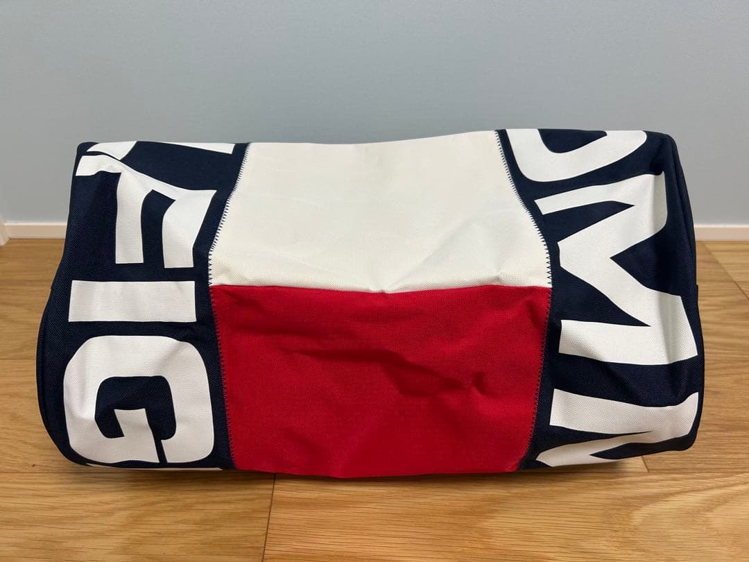 【新品】  トミーヒルフィガー　ドラムバッグ