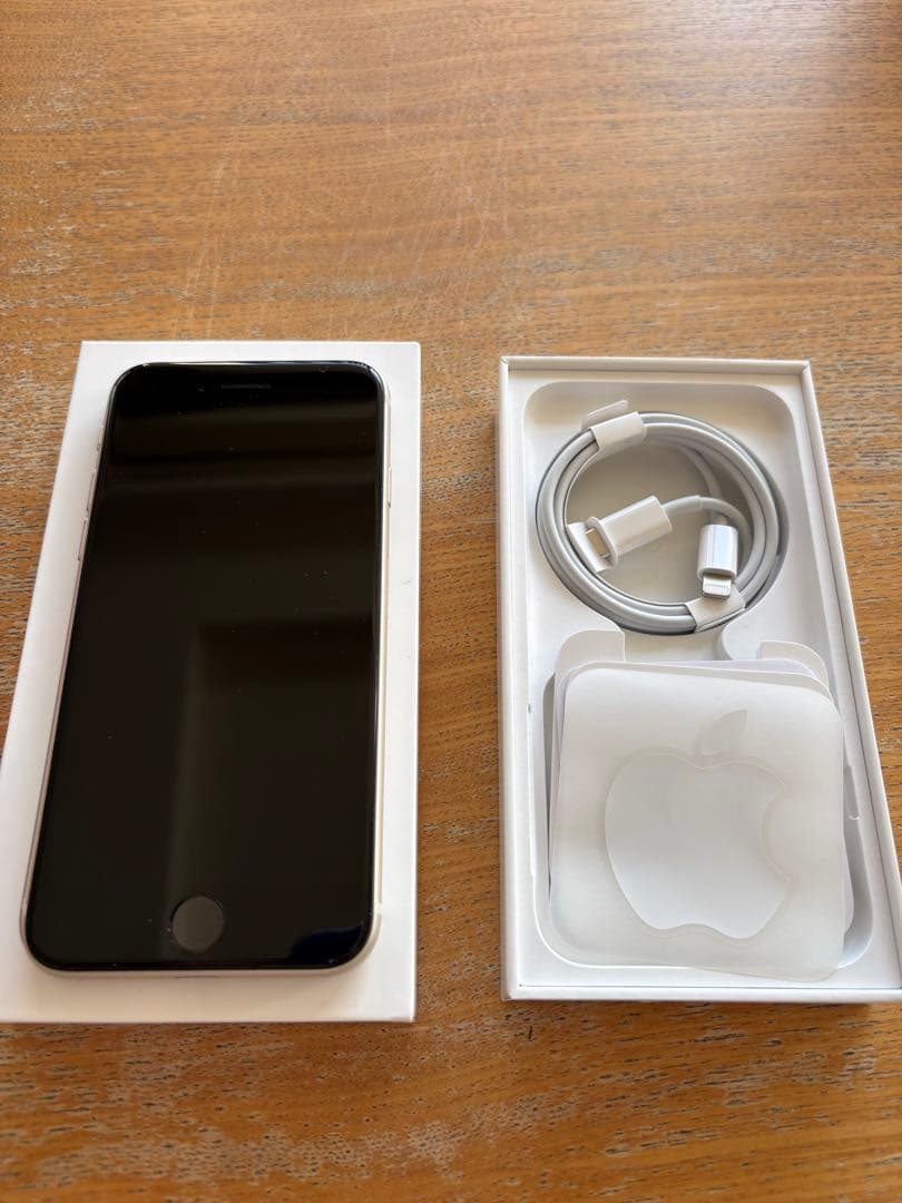 携帯電話本体 iPhone SE3 64GB starlight