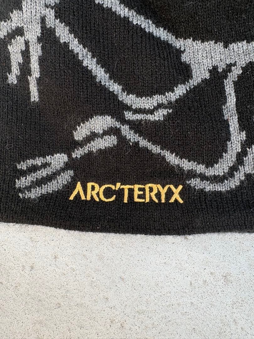 ARC'TERYX グラフィックニット帽 黒