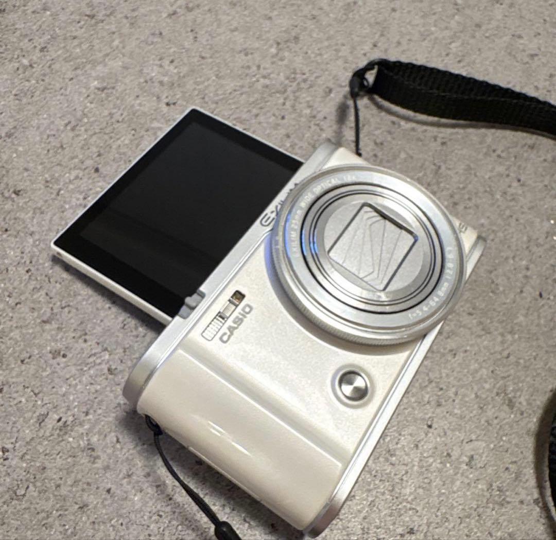 CASIO EXILIM EX-ZR3200 カメラ