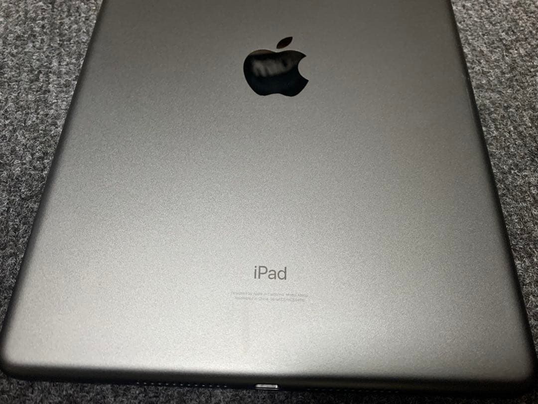 iPad 2021 (WiFiモデル) スペースグレイ キーボード ケース付