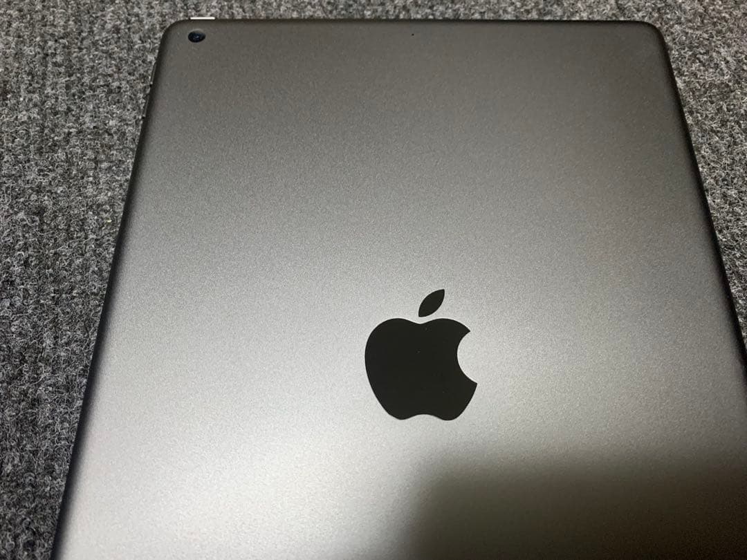 iPad 2021 (WiFiモデル) スペースグレイ キーボード ケース付