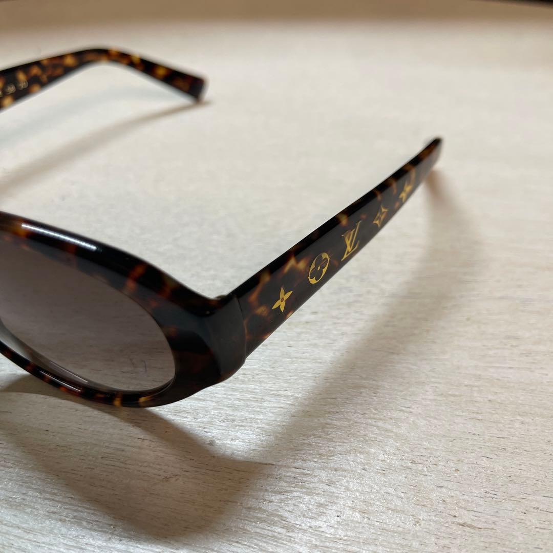 LOUIS VUITTON サングラス　べっ甲フレーム