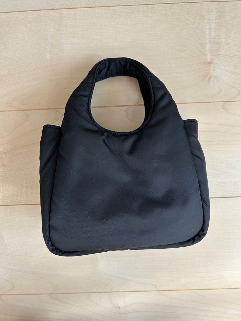 PRADA リボン付 パデッドRe-Nylon ミニバッグ