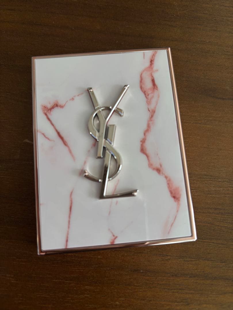 限定 イヴサンローラン クチュール ミニ クラッチアイシャドウパレット825