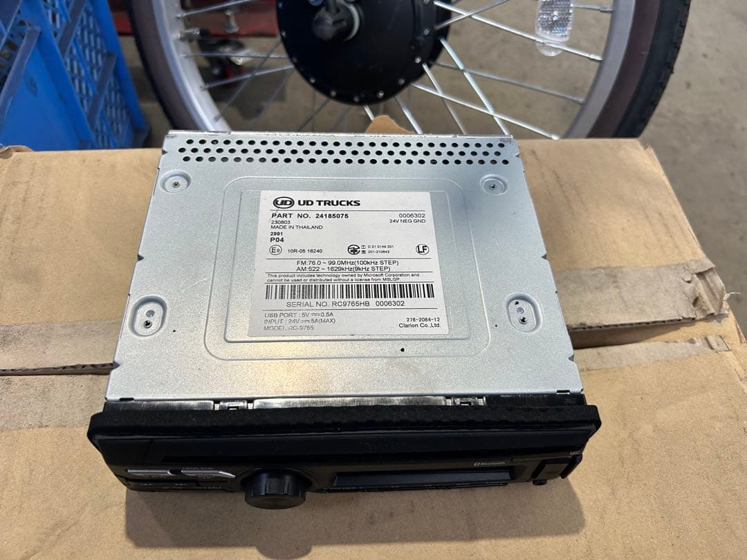 UD純正クラリオン製Bluetooth対応カーオーディオデッキ(24V)