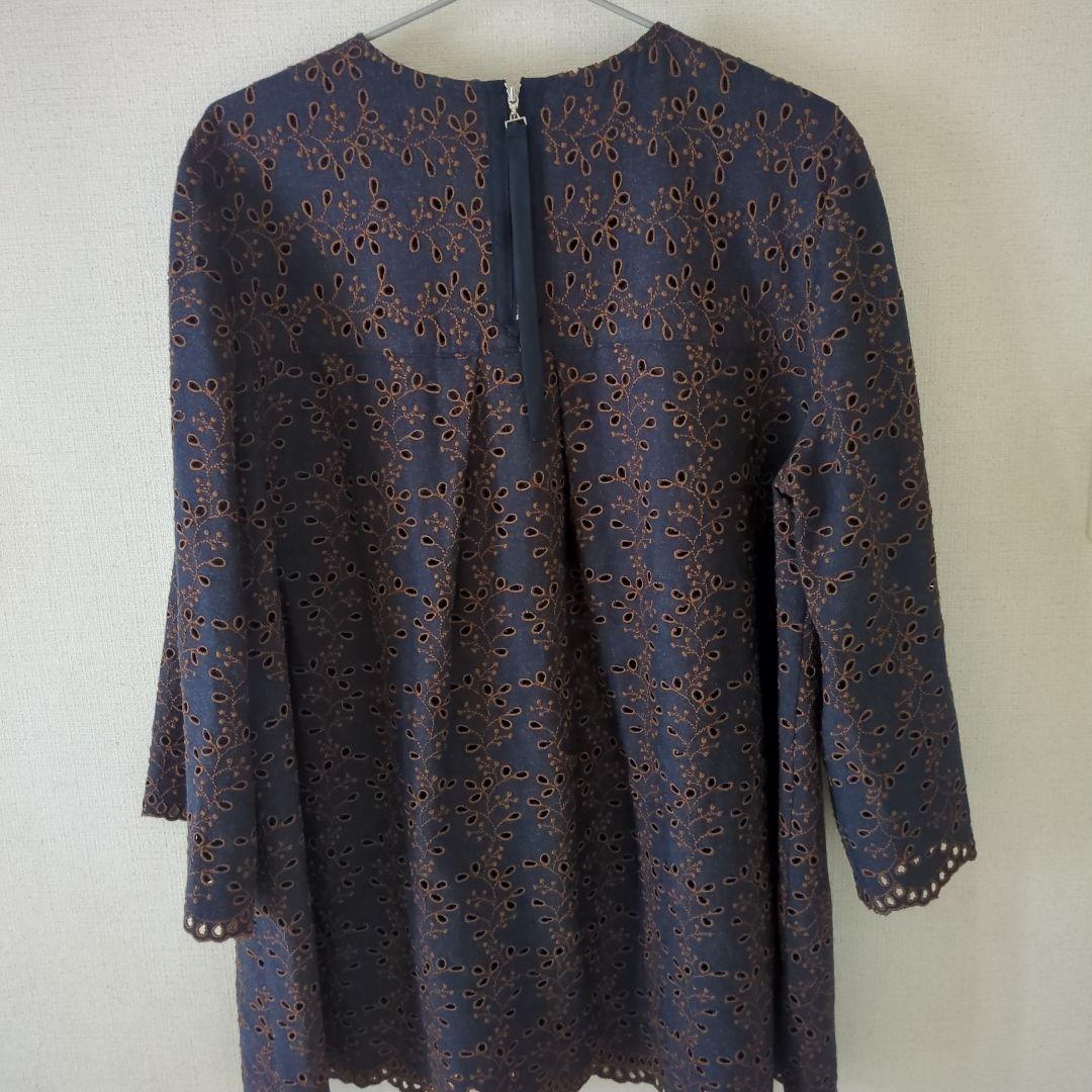 レリアンプラスハウス　ネイビー 刺繍 七分袖チュニック