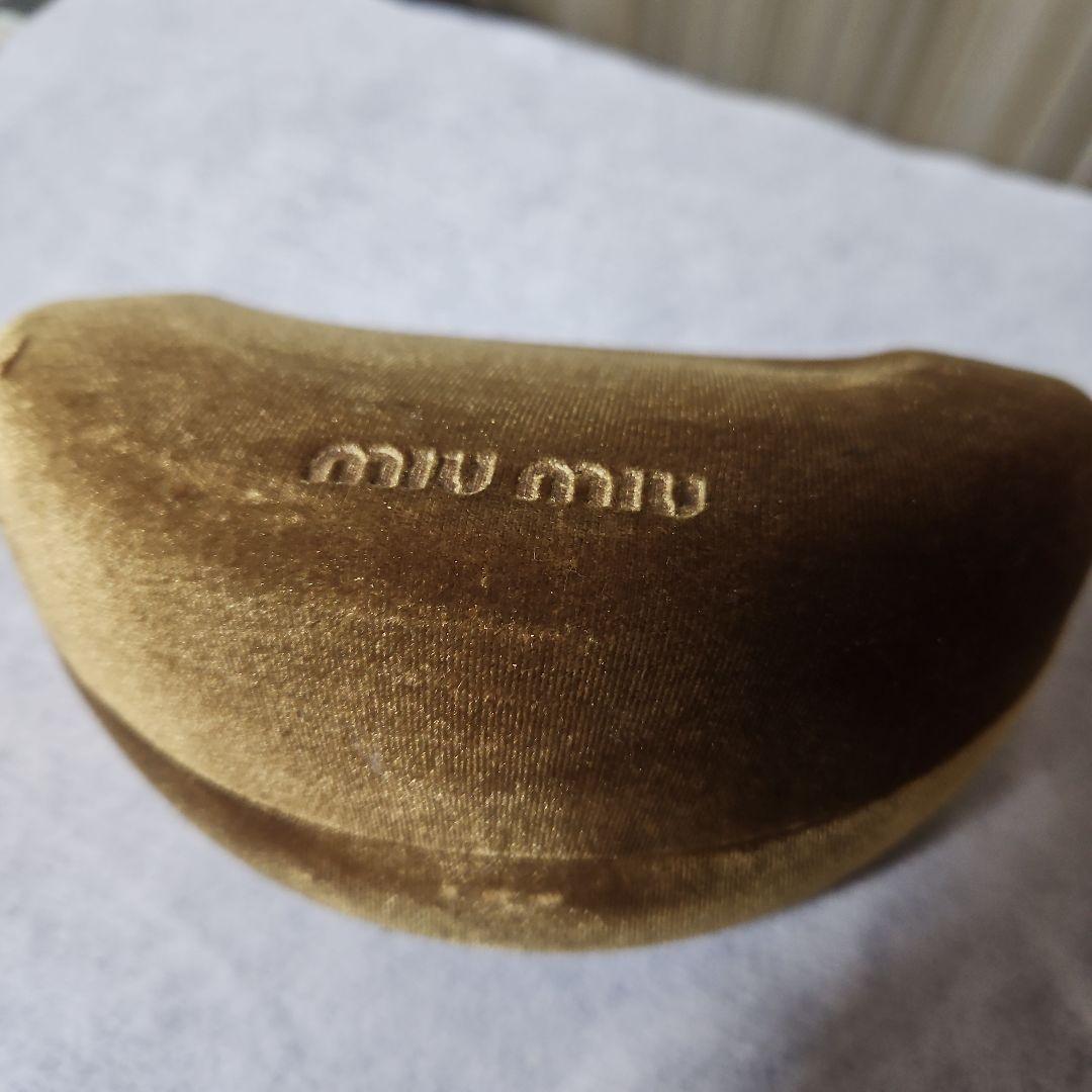 Miu Miu ブラックサングラス