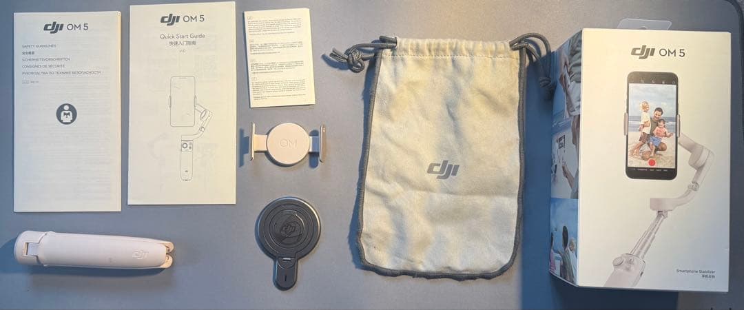 DJI OM 5 ホワイト スタビライザー　磁気マウント、ハードケースつき