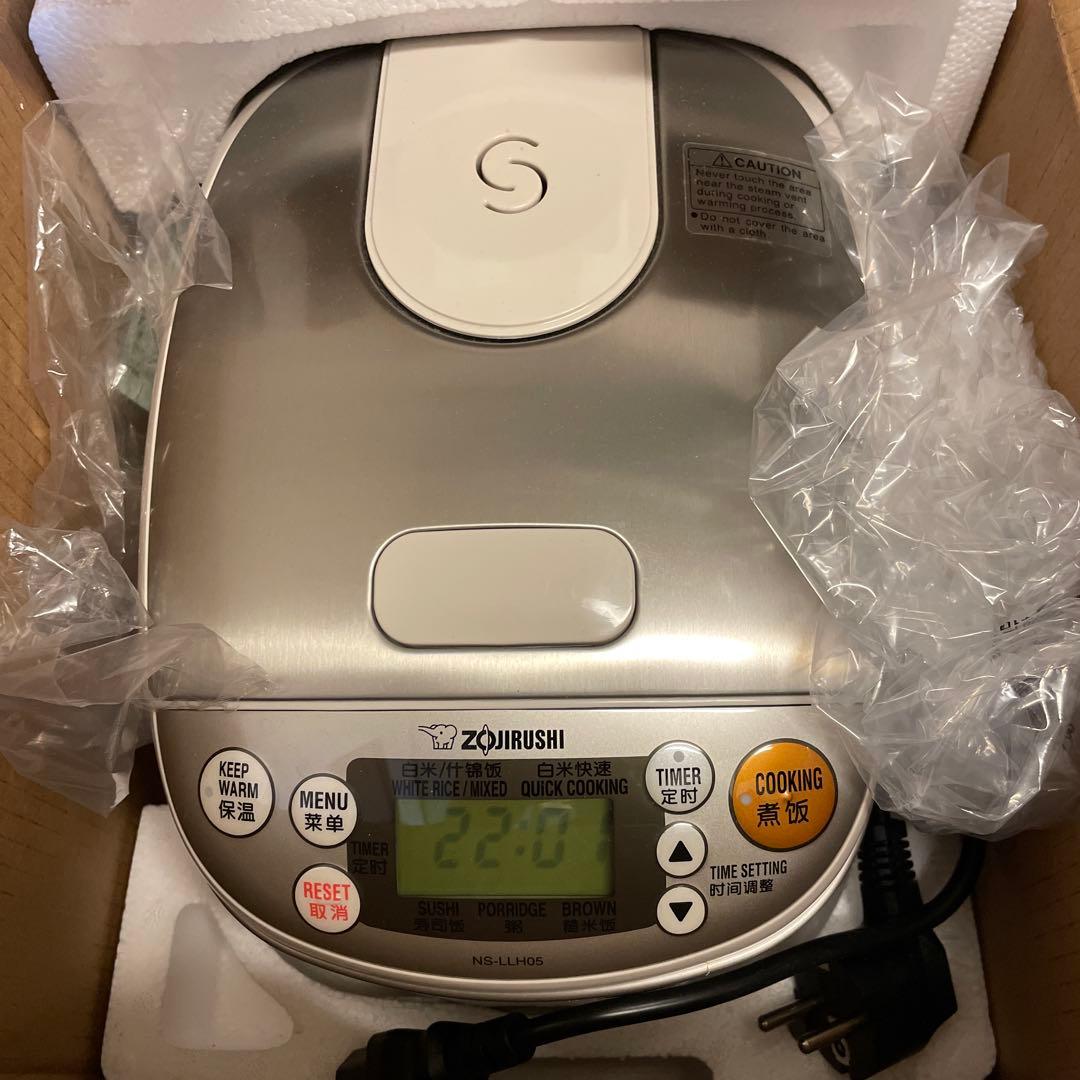 象印　炊飯器　ジャー　海外用　3合炊き　自炊　ふっくらライス　美品